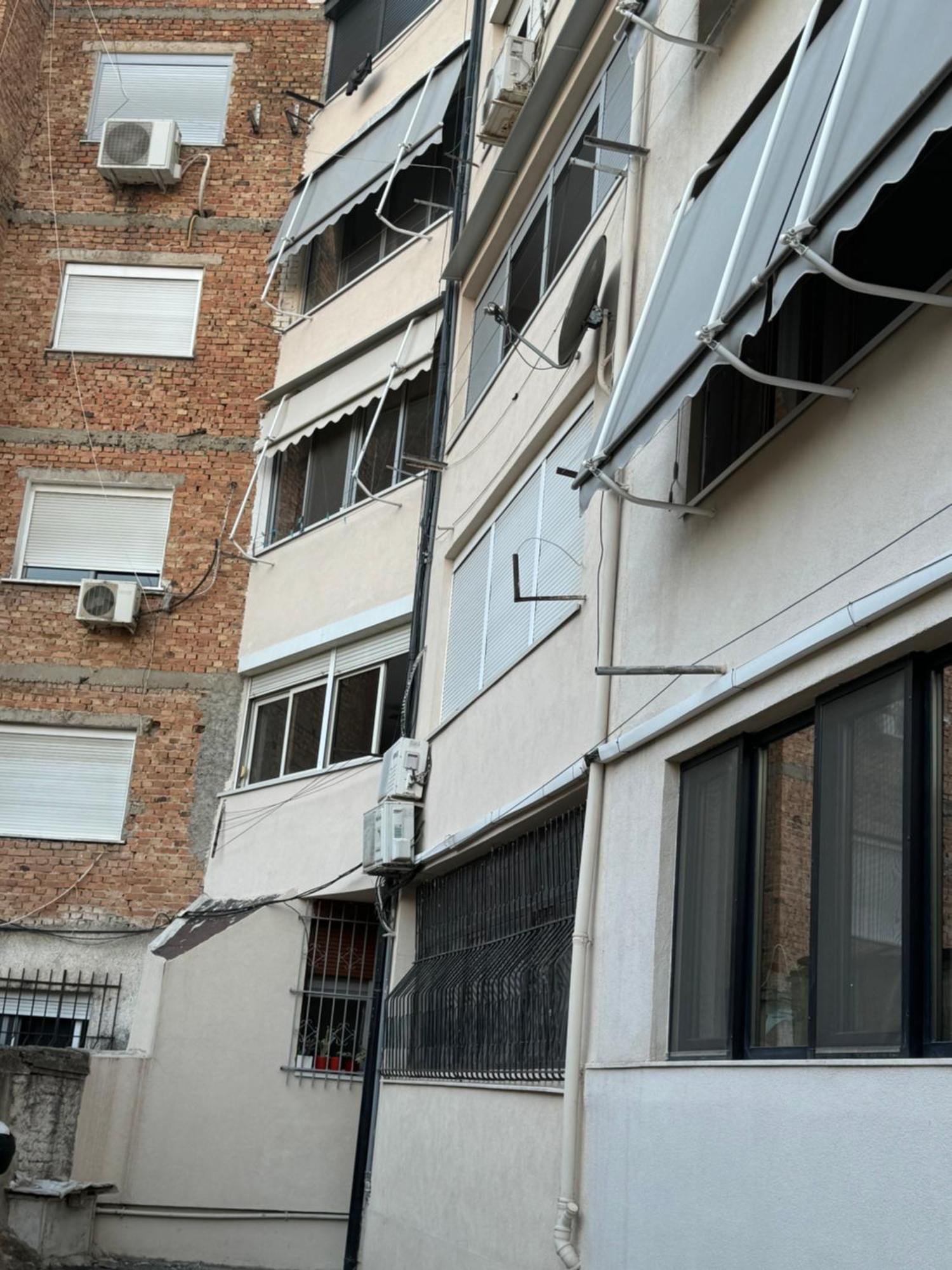 Eos Apartment Tirana Bagian luar foto